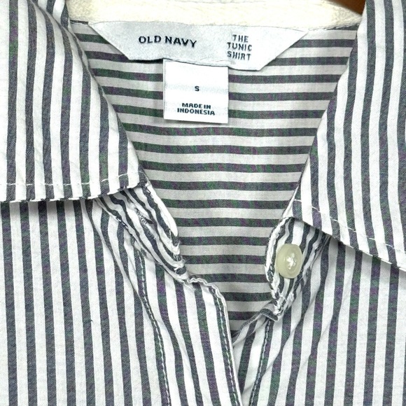 Old Navy The Tunic Shirt Striped Button Down - Picture 3 of 6